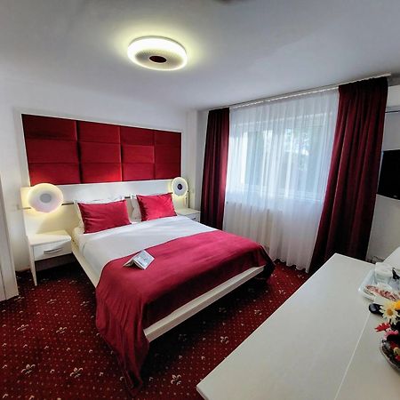 Pension Casablanca Hotell Câmpina Exteriör bild