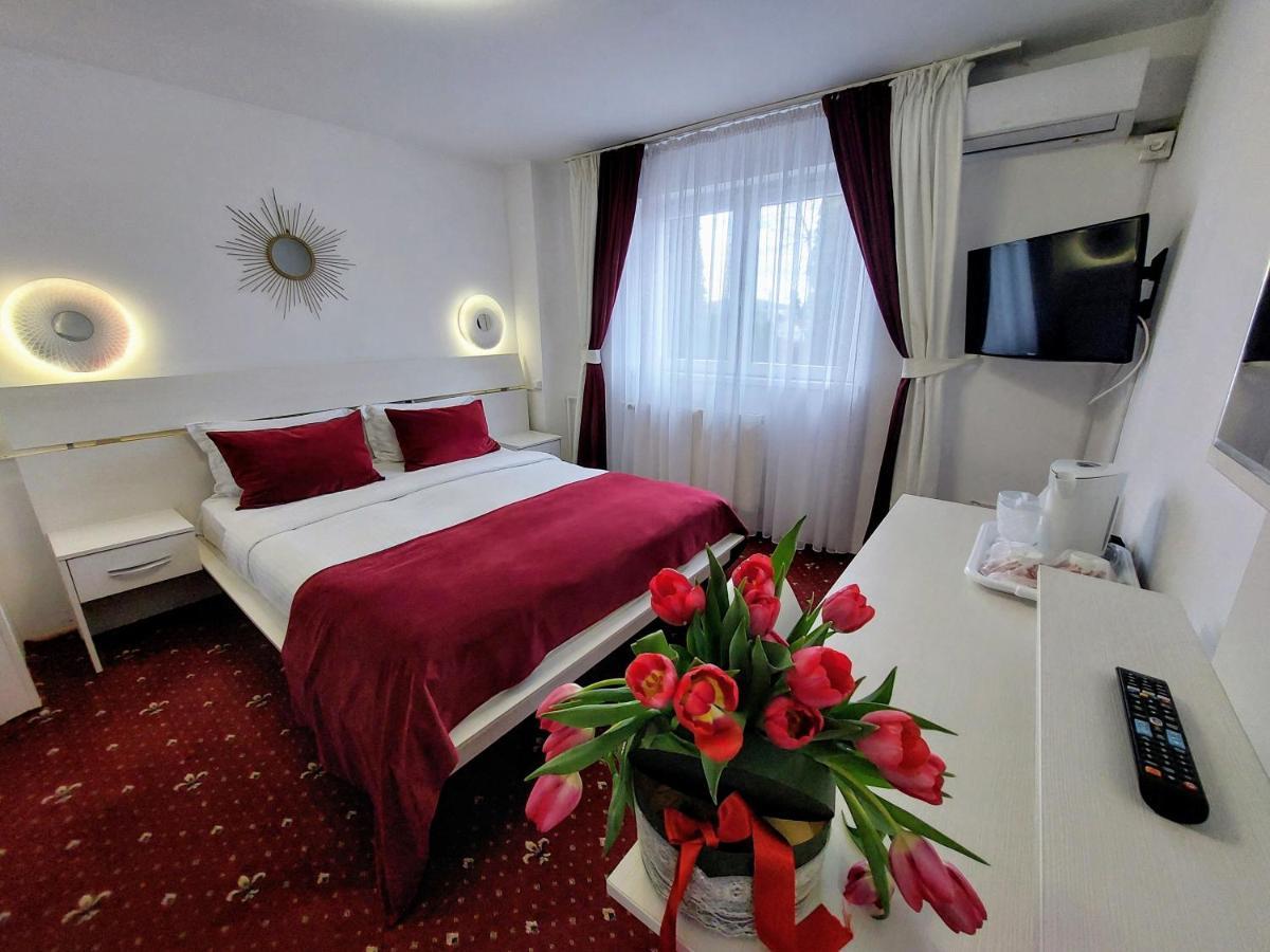 Pension Casablanca Hotell Câmpina Exteriör bild