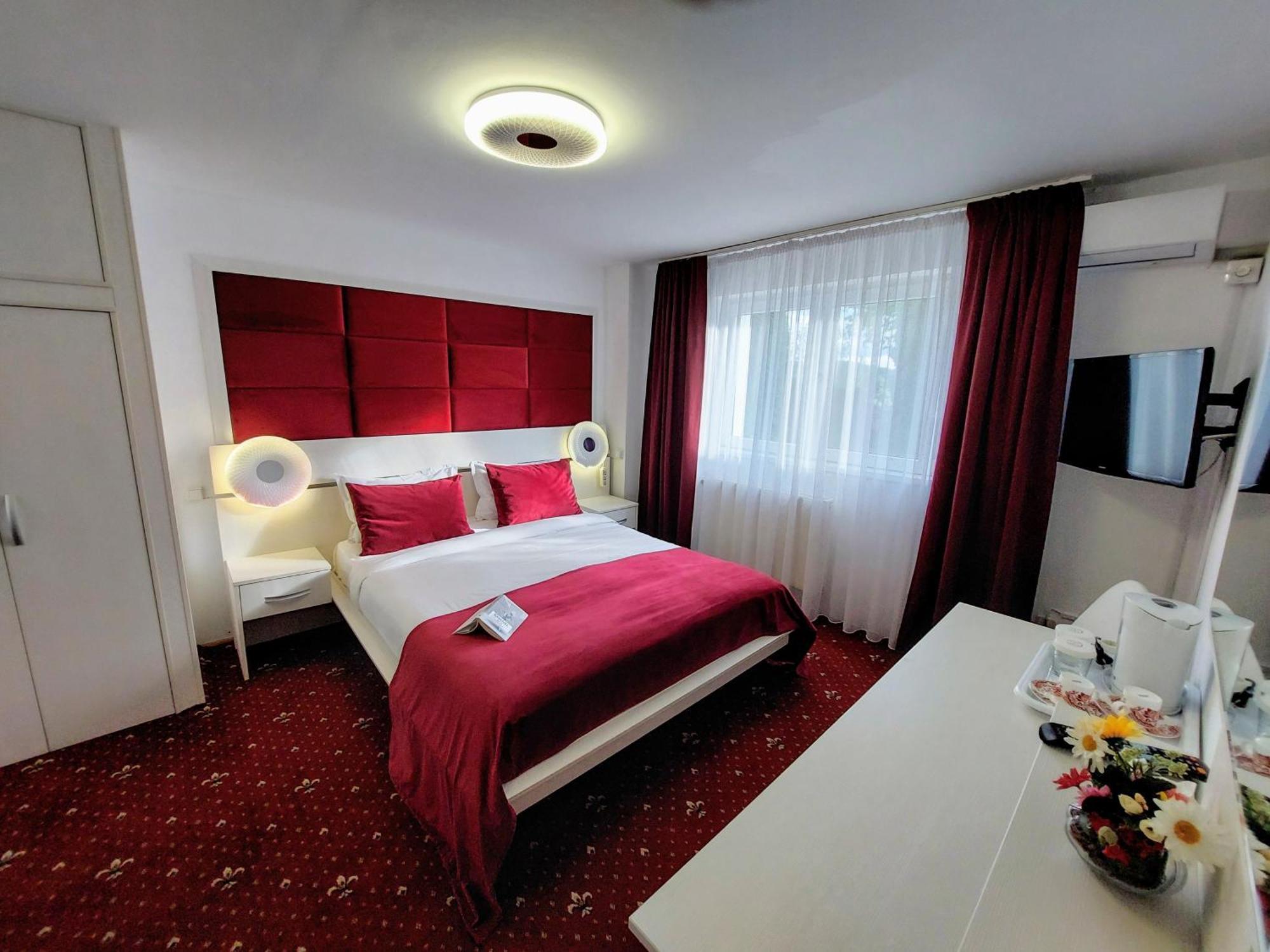 Pension Casablanca Hotell Câmpina Exteriör bild