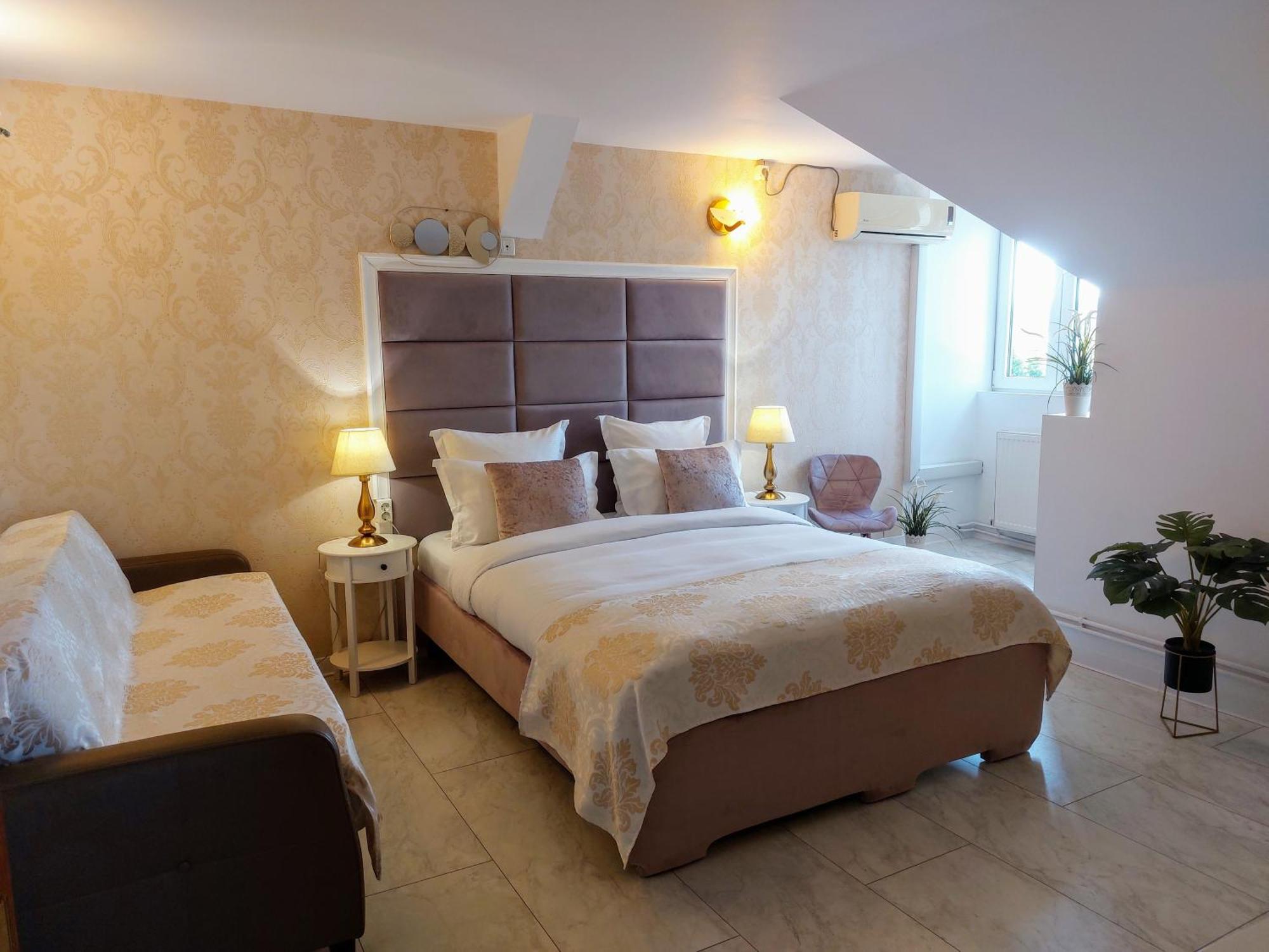 Pension Casablanca Hotell Câmpina Exteriör bild