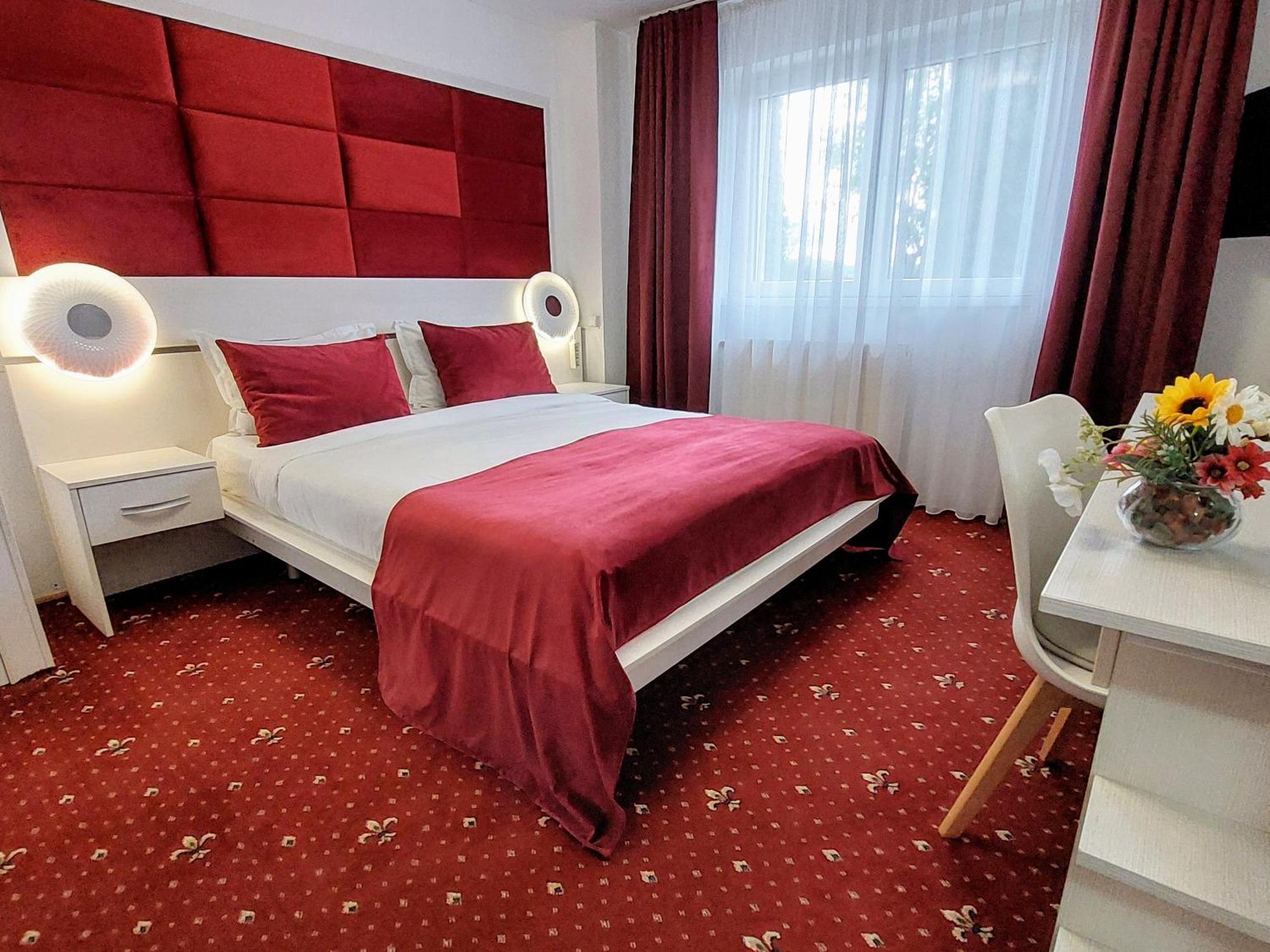 Pension Casablanca Hotell Câmpina Exteriör bild